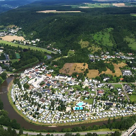 캠프장 Rustical Deluxe - Hexenhaeuschen Echternacherbruck