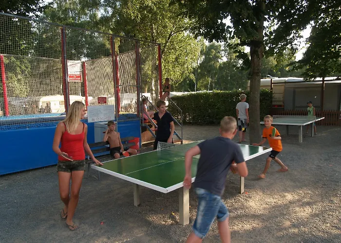 キャンプ場 Rustical Deluxe - Hexenhaeuschen *